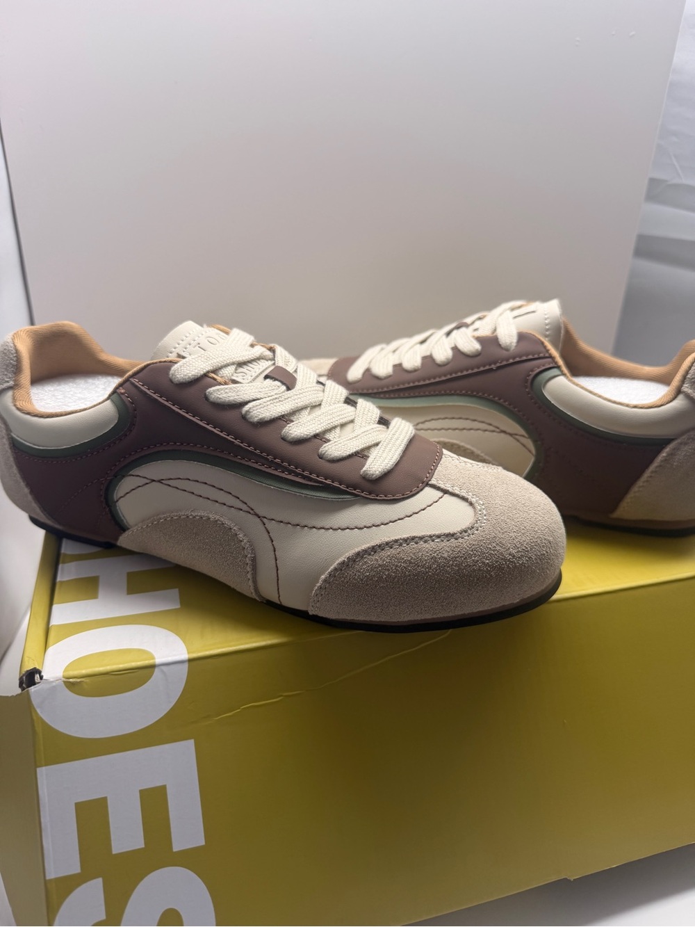 Vintage style, Too Many Shoes brown trainers, Size US 7.5 #sneakers #lifestyle